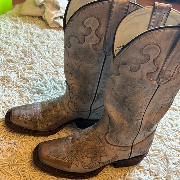 NWOT. JB Dillon cowboy boots. Size 6B - Picture 4 of 6